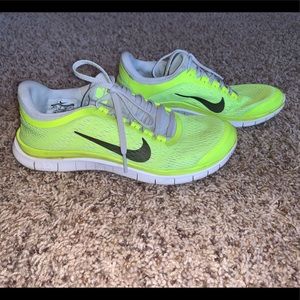 Nike Free Run Tennis Shoes